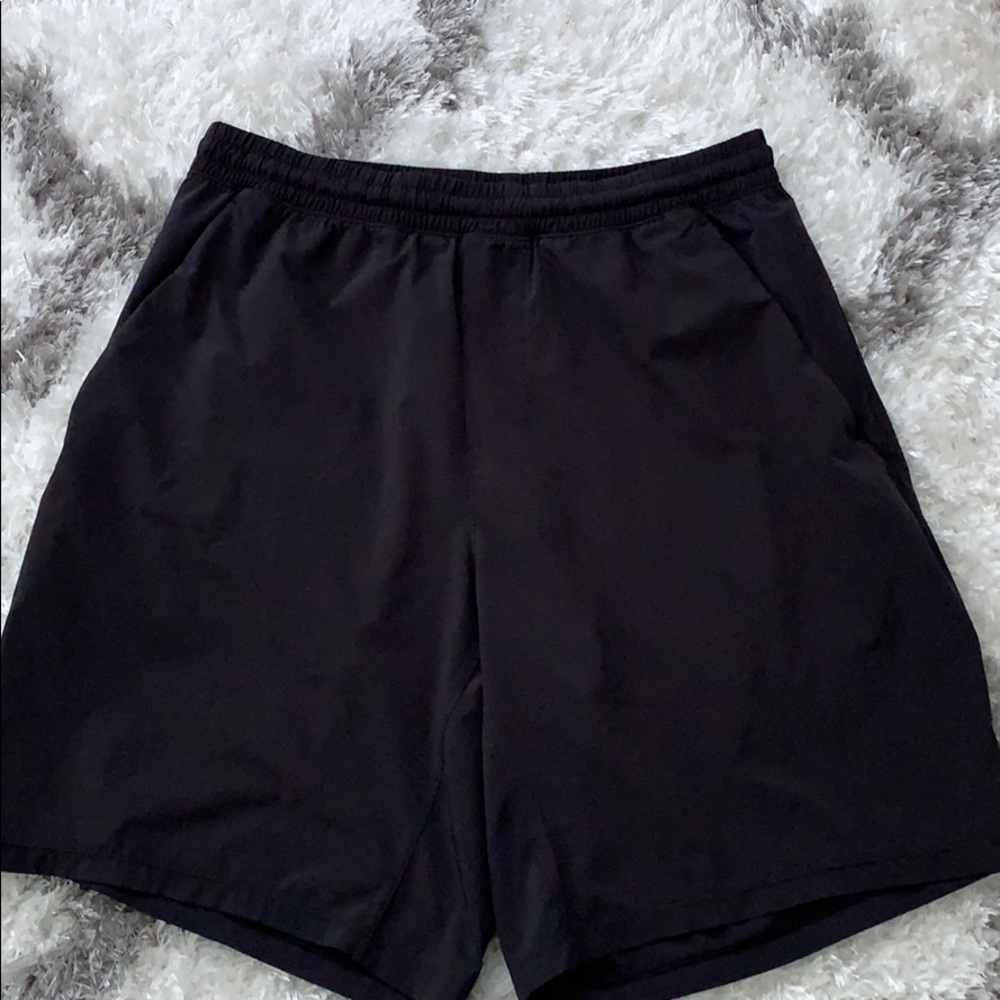 Mens 7” lulu lemon pace breaker shorts liner less